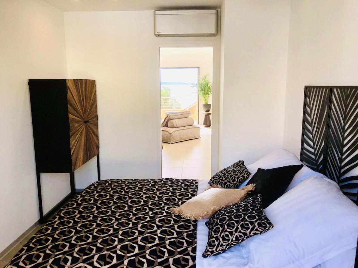 Appartement T3 Lumineux Traversant Totalement Neuf En Face De La Plage Front De Mer Vue Sur Les Iles Vue Mer Panoramique Assuree Residence De La Plage Centre Ville Du Lavandou 3Eme Etage Avec Ascenseur Appartement T3 Le Lavandou Exteriör bild