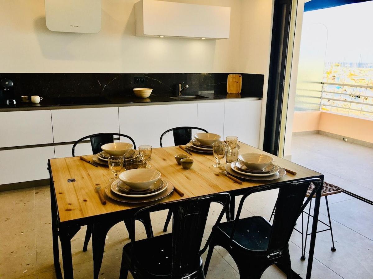 Appartement T3 Lumineux Traversant Totalement Neuf En Face De La Plage Front De Mer Vue Sur Les Iles Vue Mer Panoramique Assuree Residence De La Plage Centre Ville Du Lavandou 3Eme Etage Avec Ascenseur Appartement T3 Le Lavandou Exteriör bild