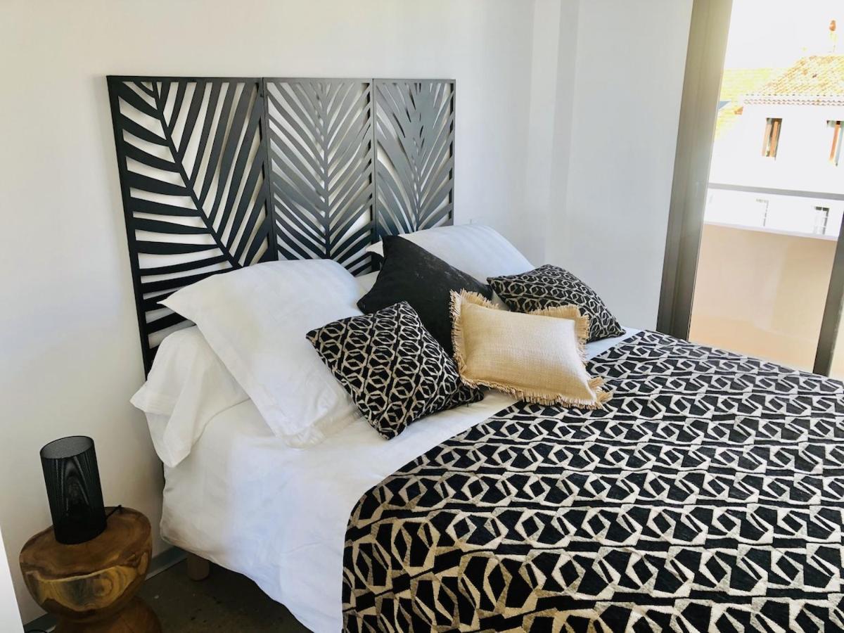 Appartement T3 Lumineux Traversant Totalement Neuf En Face De La Plage Front De Mer Vue Sur Les Iles Vue Mer Panoramique Assuree Residence De La Plage Centre Ville Du Lavandou 3Eme Etage Avec Ascenseur Appartement T3 Le Lavandou Exteriör bild