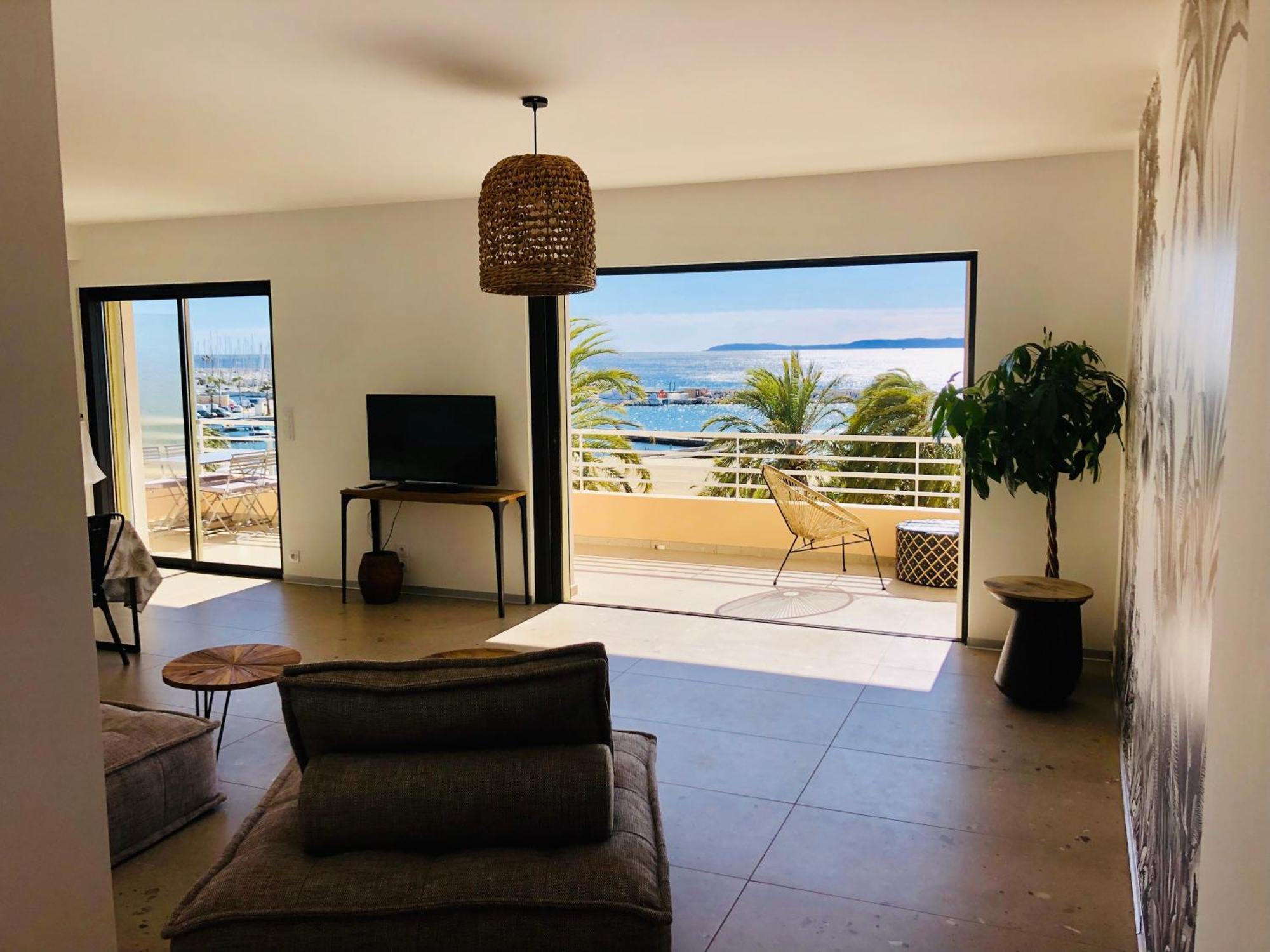 Appartement T3 Lumineux Traversant Totalement Neuf En Face De La Plage Front De Mer Vue Sur Les Iles Vue Mer Panoramique Assuree Residence De La Plage Centre Ville Du Lavandou 3Eme Etage Avec Ascenseur Appartement T3 Le Lavandou Exteriör bild
